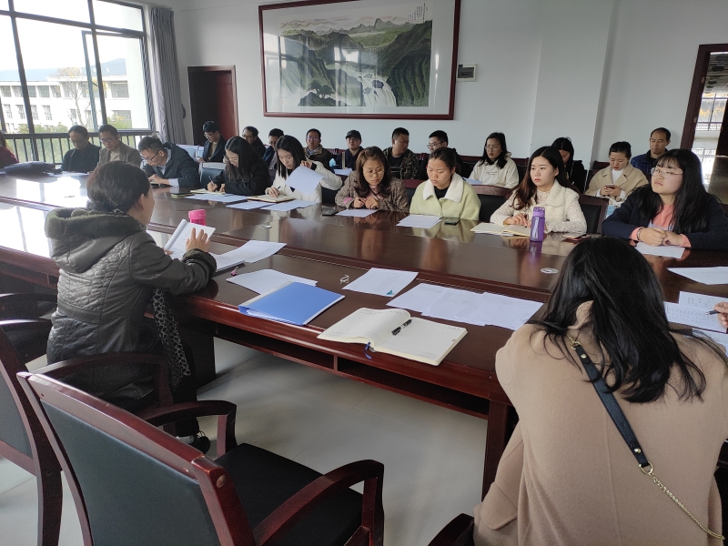 李愛冰老師對普測進行說明.jpg 李愛冰老師對普測進行說明.jpg