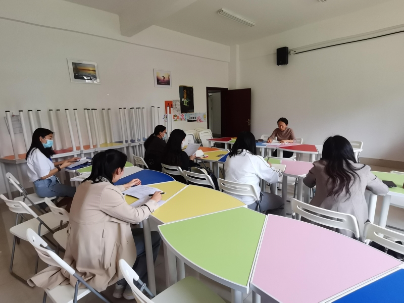 對學院負責教師培訓(1).jpg 對學院負責教師培訓(1).jpg